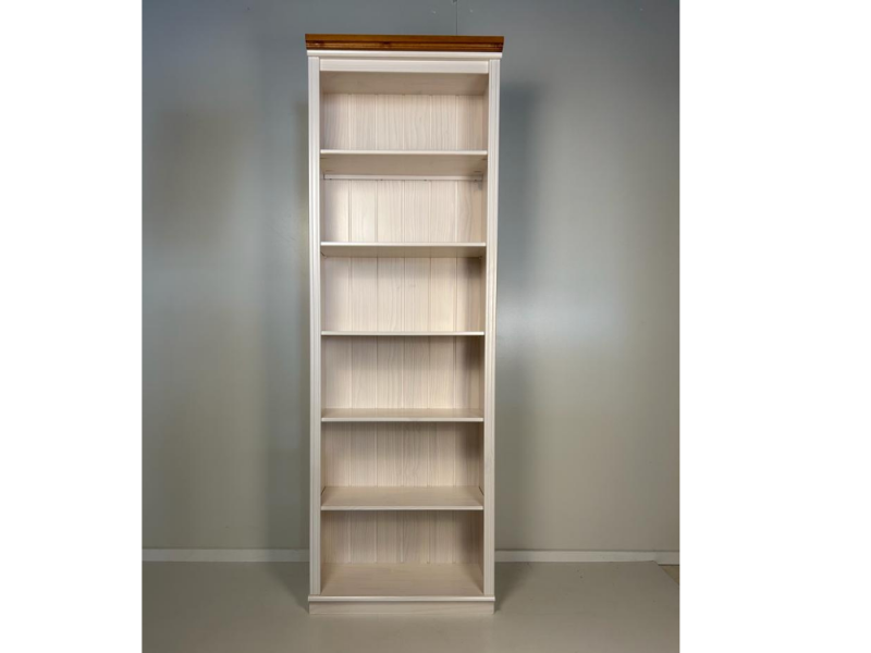 Estante alta de madeira maciça para biblioteca com 2,20m na cor branco lavado e mel / coleção biblioteca
